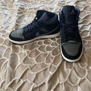 Air Jordan 1 Mid SE Nylon Black